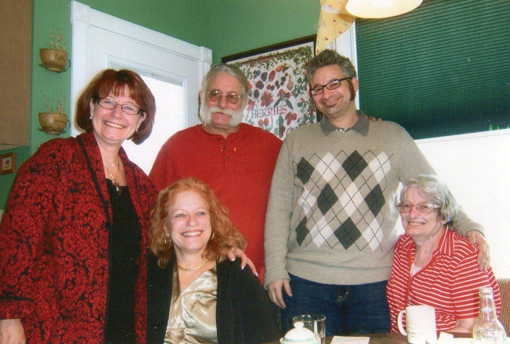 jerry bets and 3 kids