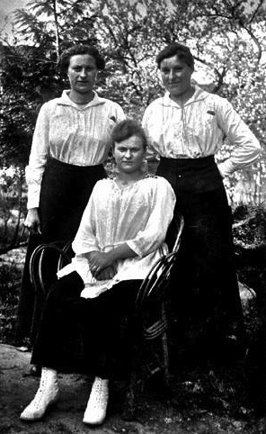 schwester eve et al
