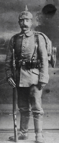 philipp mit 40 in militaer